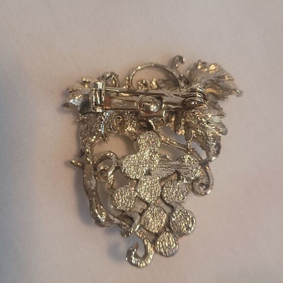 VTG Pearl Grape Brooch - Picture 3 of 4